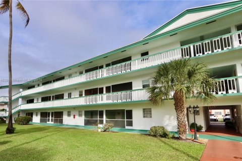 Copropriété à vendre à Hollywood, Floride: 2 chambres, 81.75 m2 № 956125 - photo 4