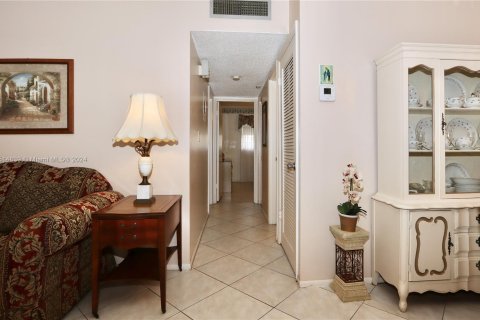 Copropriété à vendre à Hollywood, Floride: 2 chambres, 81.75 m2 № 956125 - photo 12