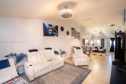 Villa ou maison à vendre à Oakland Park, Floride: 2 chambres, 91.32 m2 № 956126 - photo 5