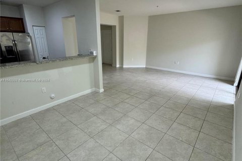 Copropriété à louer à Doral, Floride: 3 chambres, 112.13 m2 № 1327819 - photo 3