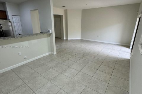 Copropriété à louer à Doral, Floride: 3 chambres, 112.13 m2 № 1327819 - photo 7