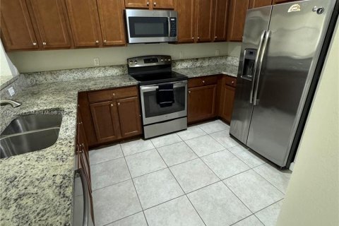 Condo in Doral, Florida, 3 bedrooms  № 1327819 - photo 10