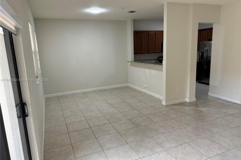 Condo in Doral, Florida, 3 bedrooms  № 1327819 - photo 9