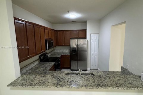 Condominio en alquiler en Doral, Florida, 3 dormitorios, 112.13 m2 № 1327819 - foto 8