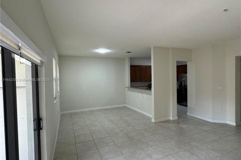 Copropriété à louer à Doral, Floride: 3 chambres, 112.13 m2 № 1327819 - photo 6