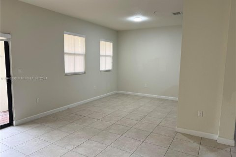 Copropriété à louer à Doral, Floride: 3 chambres, 112.13 m2 № 1327819 - photo 5