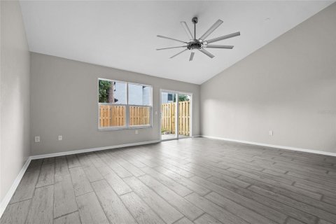 Adosado en venta en Gainesville, Florida, 3 dormitorios, 126.44 m2 № 1347567 - foto 3