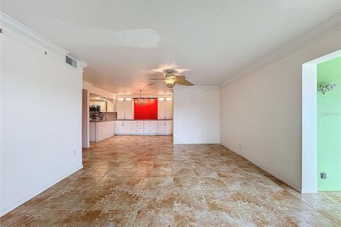 Condo in New Port Richey, Florida, 2 bedrooms  № 1350699 - photo 19