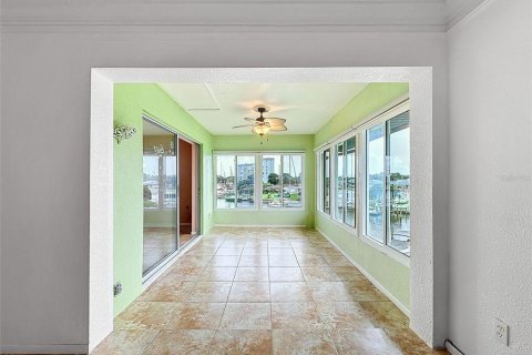 Condo in New Port Richey, Florida, 2 bedrooms  № 1350699 - photo 22