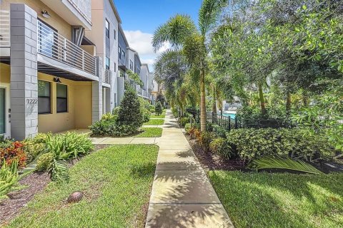 Adosado en venta en Saint Petersburg, Florida, 3 dormitorios, 167.41 m2 № 1385361 - foto 4