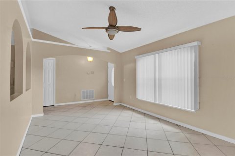 Villa ou maison à vendre à Kissimmee, Floride: 3 chambres, 153.47 m2 № 1385363 - photo 13