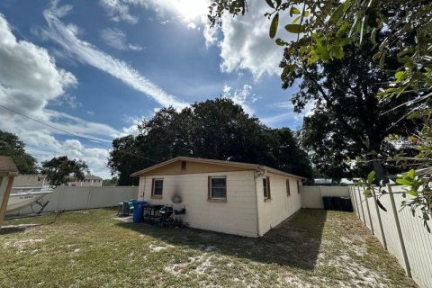 House in Tampa, Florida 3 bedrooms, 85.47 sq.m. № 1385360 - photo 14