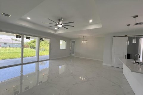 Villa ou maison à vendre à Cape Coral, Floride: 3 chambres № 1379124 - photo 6