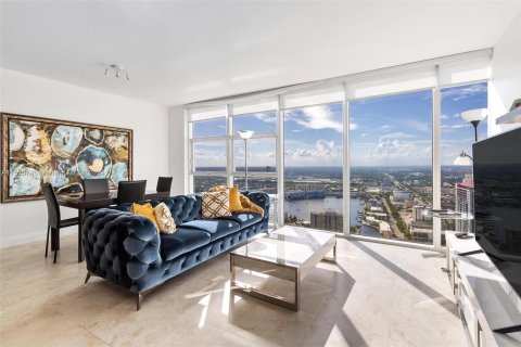 Copropriété à vendre à Hallandale Beach, Floride: 1 chambre, 80.92 m2 № 967861 - photo 1