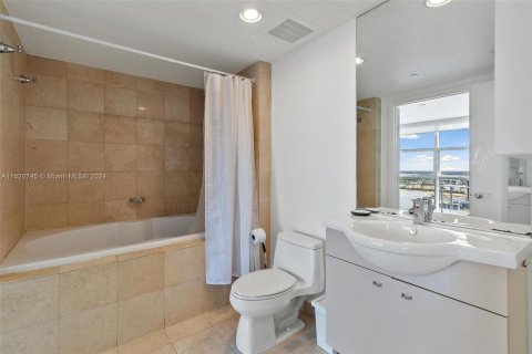 Condo in Hallandale Beach, Florida, 1 bedroom  № 967861 - photo 10