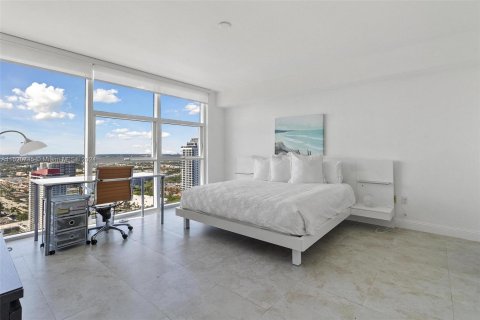 Condominio en venta en Hallandale Beach, Florida, 1 dormitorio, 80.92 m2 № 967861 - foto 7