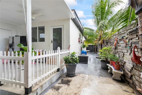 Casa en venta en Miami, Florida, 3 dormitorios, 120.4 m2 № 1237685 - foto 11