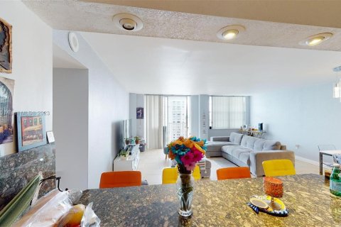 Condo in Aventura, Florida, 2 bedrooms  № 549791 - photo 5