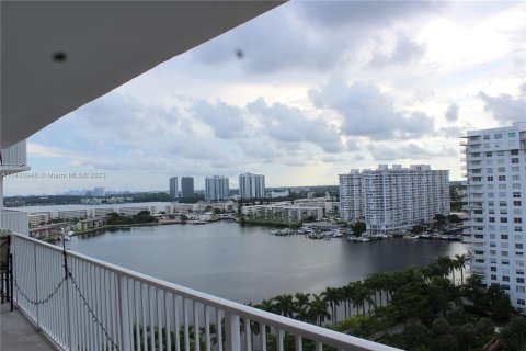 Condominio en venta en Aventura, Florida, 2 dormitorios, 136.19 m2 № 549791 - foto 28