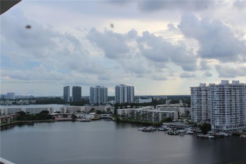 Condo in Aventura, Florida, 2 bedrooms  № 549791 - photo 29