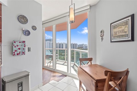 Condo in Aventura, Florida, 2 bedrooms  № 1119254 - photo 18