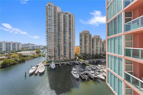 Condo in Aventura, Florida, 2 bedrooms  № 1119254 - photo 27