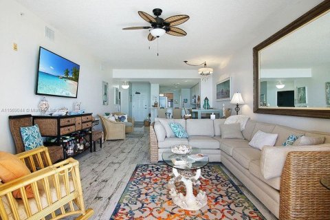 Condo in St. Lucie, Florida, 3 bedrooms  № 1119296 - photo 18