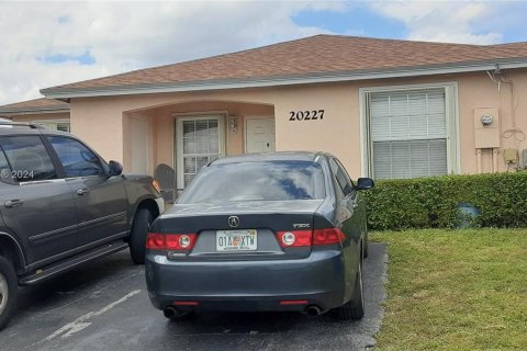 Townhouse in Miami Gardens, Florida 3 bedrooms, 105.91 sq.m. № 1119246 - photo 1