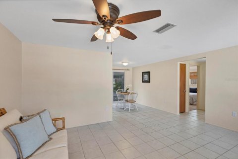 Immobilier commercial à vendre à Englewood, Floride: 2 chambres, 101.91 m2 № 854747 - photo 12