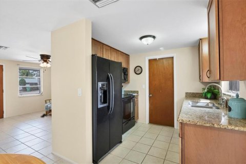 Immobilier commercial à vendre à Englewood, Floride: 2 chambres, 101.91 m2 № 854747 - photo 15