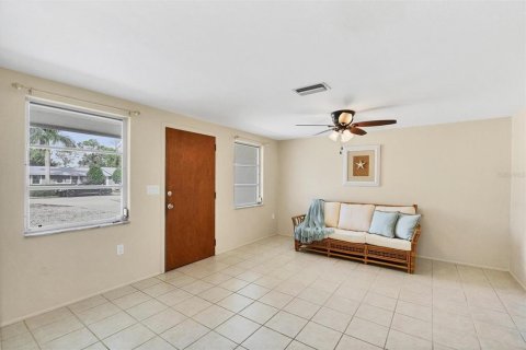 Propiedad comercial en venta en Englewood, Florida, 2 dormitorios, 101.91 m2 № 854747 - foto 9