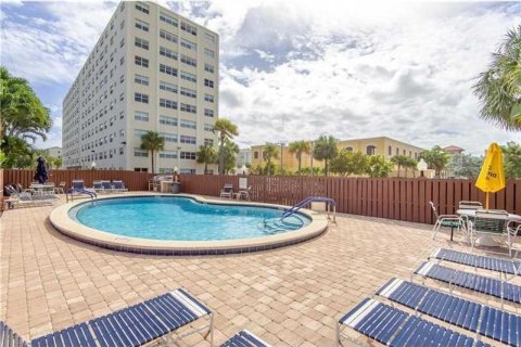 Condo in Fort Lauderdale, Florida, 1 bedroom  № 952449 - photo 8