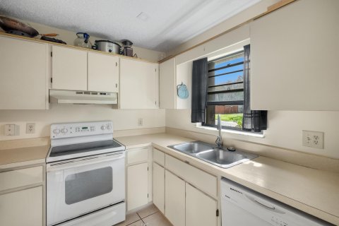 Купить таунхаус в Юпитер, Флорида 2 спальни, 124.86м2, № 976453 - фото 15
