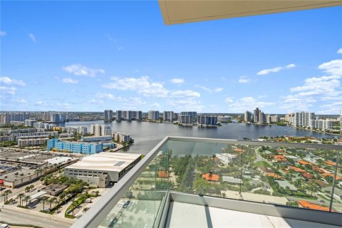 Condo in Sunny Isles Beach, Florida, 4 bedrooms  № 1387943 - photo 18