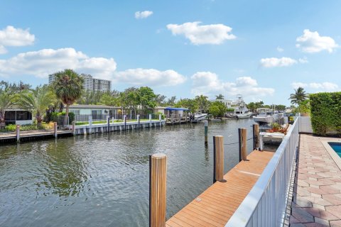 Villa ou maison à vendre à Pompano Beach, Floride: 7 chambres, 384.71 m2 № 1222825 - photo 11