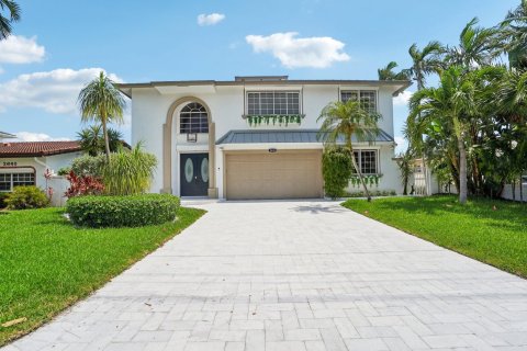 House in Pompano Beach, Florida 7 bedrooms, 384.71 sq.m. № 1222825 - photo 22