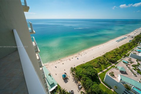 Condominio en venta en Sunny Isles Beach, Florida, 2 dormitorios, 150.78 m2 № 70173 - foto 10