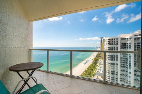 Condominio en venta en Sunny Isles Beach, Florida, 2 dormitorios, 150.78 m2 № 70173 - foto 15