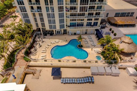Condominio en venta en Sunny Isles Beach, Florida, 2 dormitorios, 150.78 m2 № 70173 - foto 30