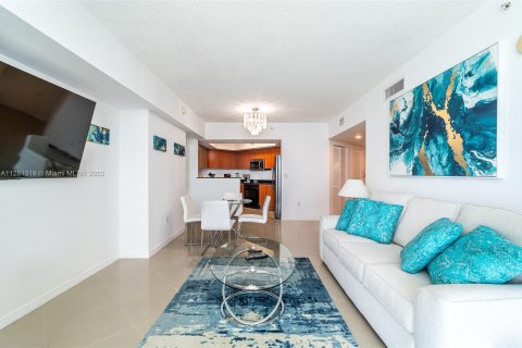 Condominio en venta en Sunny Isles Beach, Florida, 2 dormitorios, 150.78 m2 № 70173 - foto 5