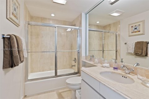 Copropriété à vendre à Sunny Isles Beach, Floride: 3 chambres, 205.31 m2 № 993593 - photo 20