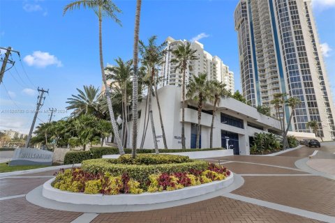 Copropriété à vendre à Sunny Isles Beach, Floride: 3 chambres, 205.31 m2 № 993593 - photo 21