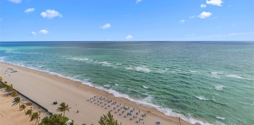 Condo à Sunny Isles Beach, Floride, 3 chambres  № 993593