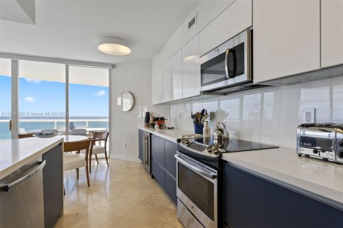 Copropriété à vendre à Sunny Isles Beach, Floride: 3 chambres, 205.31 m2 № 993593 - photo 4