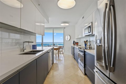 Copropriété à vendre à Sunny Isles Beach, Floride: 3 chambres, 205.31 m2 № 993593 - photo 10