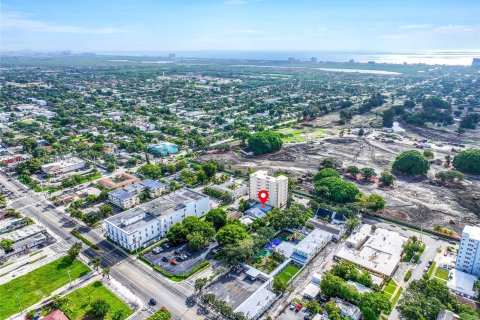 Propiedad comercial en venta en Hollywood, Florida, 145.02 m2 № 1240290 - foto 16