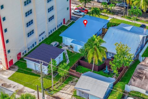 Propiedad comercial en venta en Hollywood, Florida, 145.02 m2 № 1240290 - foto 11