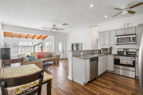 Casa en venta en Hallandale Beach, Florida, 3 dormitorios, 131.92 m2 № 779022 - foto 17