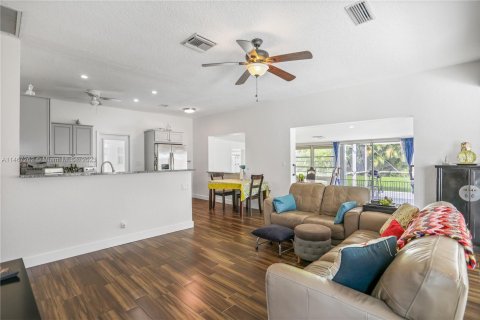 Casa en venta en Hallandale Beach, Florida, 3 dormitorios, 131.92 m2 № 779022 - foto 16