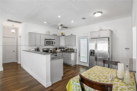 Casa en venta en Hallandale Beach, Florida, 3 dormitorios, 131.92 m2 № 779022 - foto 22